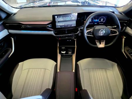 2026-Nissan-Tekton-13T-Tekna-Plus-DCT-Auto_11