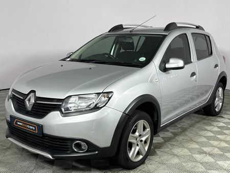2015-Renault-Sandero-900T-Stepway_0