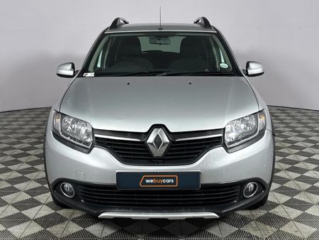 2015-Renault-Sandero-900T-Stepway_1
