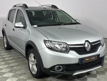 2015-Renault-Sandero-900T-Stepway_2