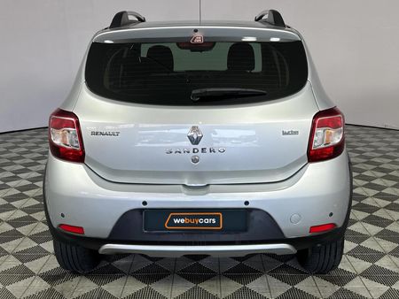 2015-Renault-Sandero-900T-Stepway_4