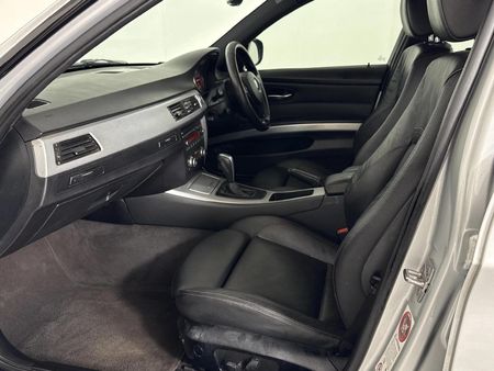 2012-BMW-3-Series-330d-Innovation-Auto_9