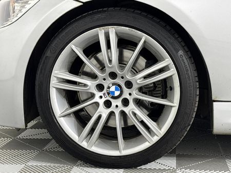 2012-BMW-3-Series-330d-Innovation-Auto_17