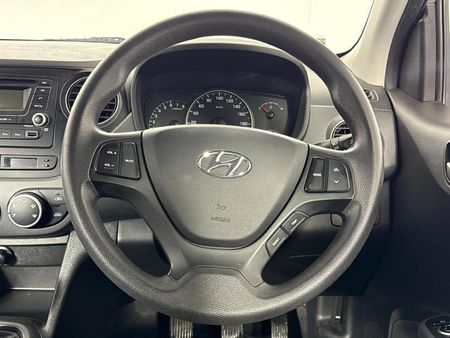 2016-Hyundai-Grand-i10-125-Fluid_12