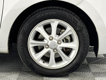 2016-Hyundai-Grand-i10-125-Fluid_16