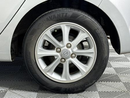 2016-Hyundai-Grand-i10-125-Fluid_17