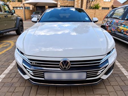2018-Volkswagen-Arteon-20-TSI-R-Line-4Motion-Auto_1