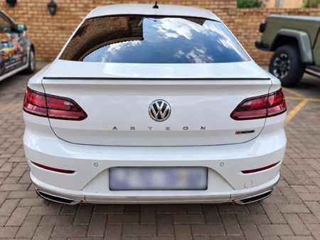 2018-Volkswagen-Arteon-20-TSI-R-Line-4Motion-Auto_4