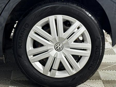 2016-Toyota-Aygo-10-5-dr_16