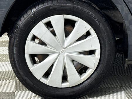 2016-Toyota-Aygo-10-5-dr_17