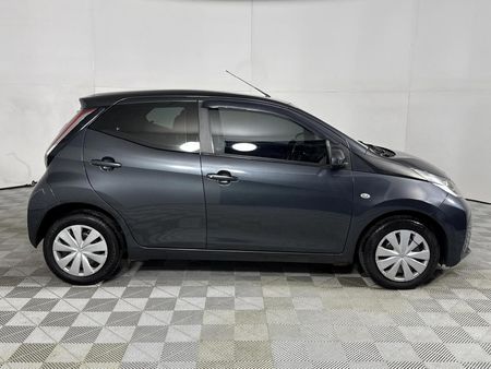 2016-Toyota-Aygo-10-5-dr_3