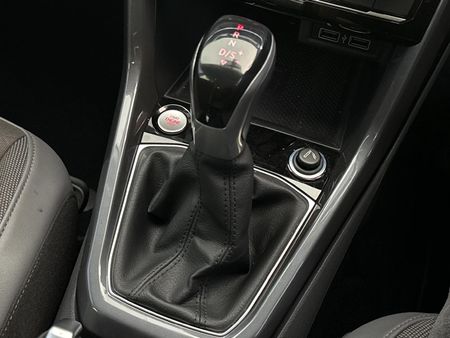 2020-Volkswagen-T-Cross-15-TSI-R-Line-Auto_10