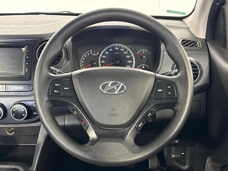 2019-Hyundai-Grand-i10-10-Fluid_13