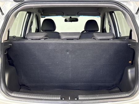 2019-Hyundai-Grand-i10-10-Fluid_15