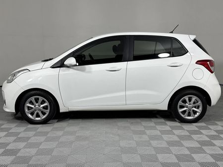 2019-Hyundai-Grand-i10-10-Fluid_5