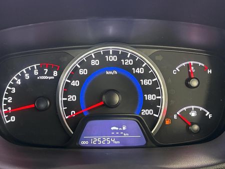 2019-Hyundai-Grand-i10-10-Fluid_7