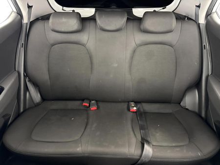 2019-Hyundai-Grand-i10-10-Fluid_8