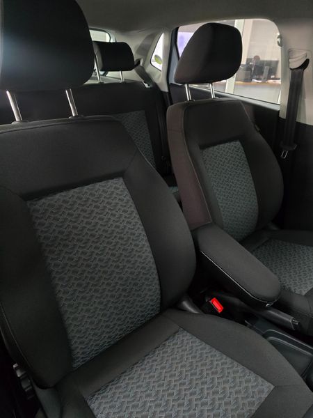 2026-Volkswagen-Polo-Vivo-16-Life_11