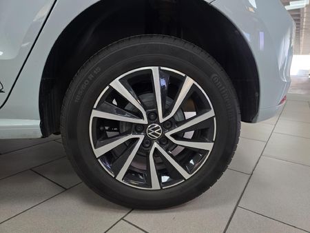 2026-Volkswagen-Polo-Vivo-16-Life_7
