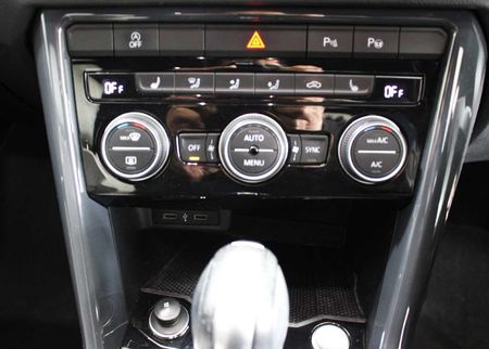 2021-Volkswagen-T-Roc-20-TSI-4Motion-R-Line-Auto_18