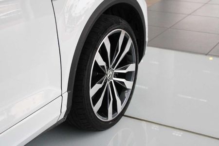 2021-Volkswagen-T-Roc-20-TSI-4Motion-R-Line-Auto_4