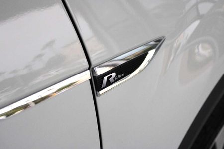 2021-Volkswagen-T-Roc-20-TSI-4Motion-R-Line-Auto_5