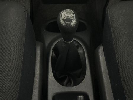 2010-Daihatsu-Sirion-13i_11