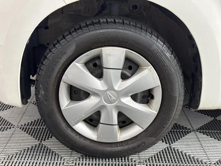 2010-Daihatsu-Sirion-13i_15
