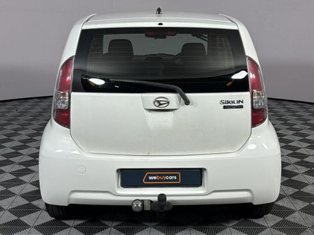 2010-Daihatsu-Sirion-13i_4