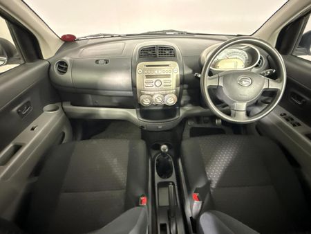 2010-Daihatsu-Sirion-13i_6