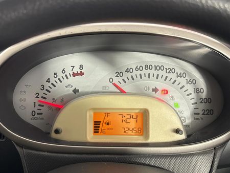 2010-Daihatsu-Sirion-13i_7