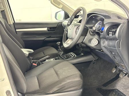 2019-Toyota-Hilux-24-GD-6-Raised-Body-SRX-Double-Cab_10