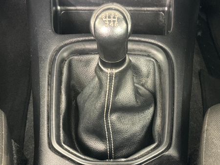 2019-Toyota-Hilux-24-GD-6-Raised-Body-SRX-Double-Cab_11