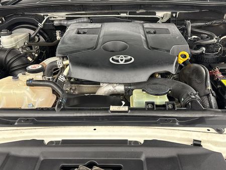 2019-Toyota-Hilux-24-GD-6-Raised-Body-SRX-Double-Cab_14