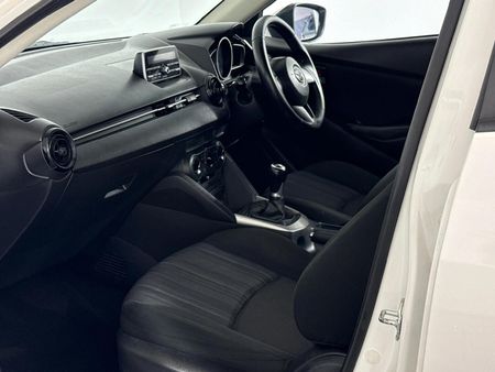 2015-Mazda-2-15-Active-5-dr_9
