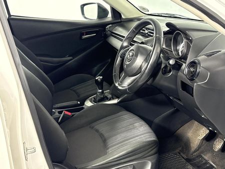 2015-Mazda-2-15-Active-5-dr_10