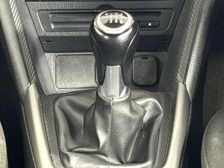 2015-Mazda-2-15-Active-5-dr_11