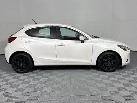 2015-Mazda-2-15-Active-5-dr_3