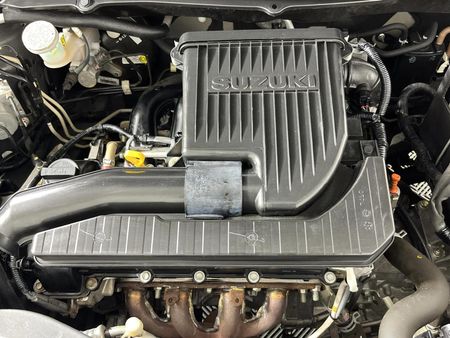 2017-Suzuki-Swift-14-GLS-Auto_14