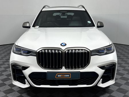 2022-BMW-X7-M50d_1