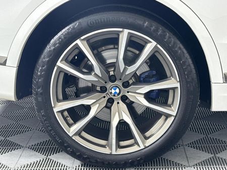 2022-BMW-X7-M50d_20