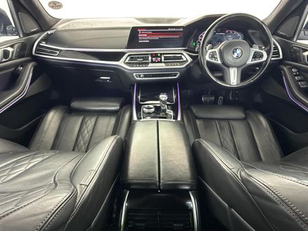 2022-BMW-X7-M50d_6