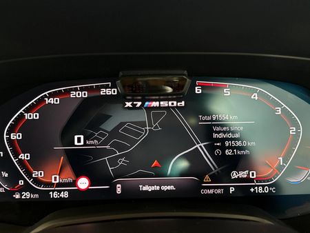 2022-BMW-X7-M50d_7