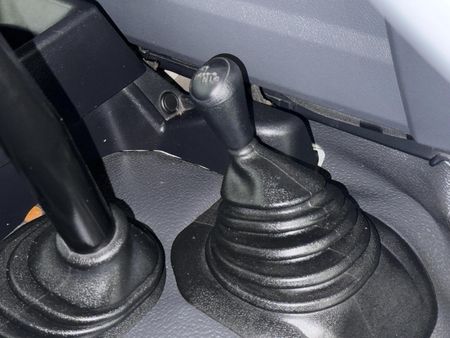2013-Toyota-Land-Cruiser-79-42-D-Double-Cab_12