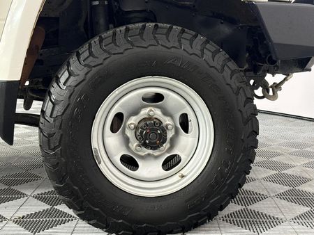 2013-Toyota-Land-Cruiser-79-42-D-Double-Cab_16