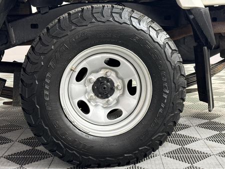 2013-Toyota-Land-Cruiser-79-42-D-Double-Cab_17