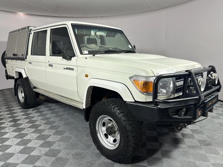2013-Toyota-Land-Cruiser-79-42-D-Double-Cab_2