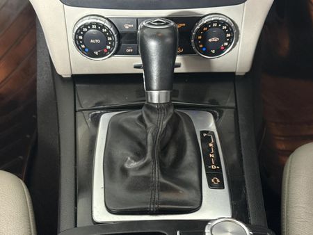 2012-Mercedes-Benz-C-Class-C-200-CDi-Estate-Avantgarde-Auto_11