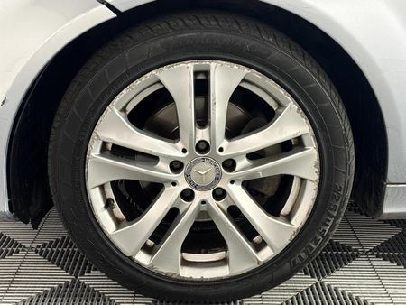 2012-Mercedes-Benz-C-Class-C-200-CDi-Estate-Avantgarde-Auto_16