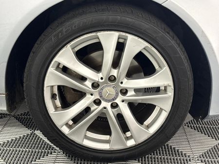 2012-Mercedes-Benz-C-Class-C-200-CDi-Estate-Avantgarde-Auto_17